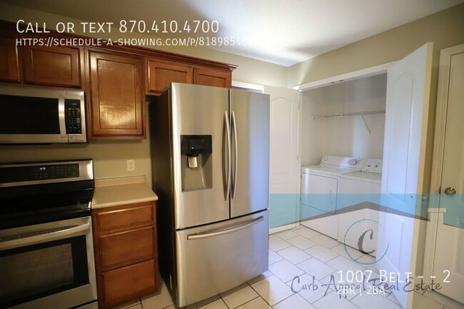 Building Photo - Spacious 2 bed /2 full bath apt - includes...