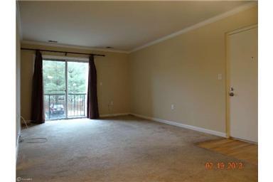 Building Photo - 2BD/2BA Condo in Flower Hill - near Shady Grove METRO!