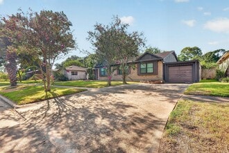 Building Photo - 9223 Tooley Dr