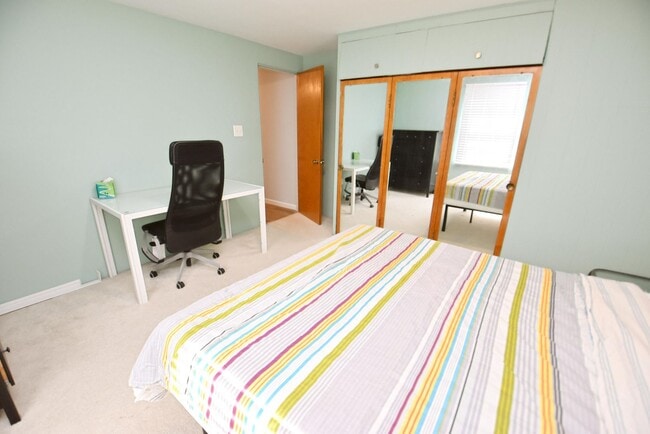 Building Photo - 3 bedroom 2 bath ranch style home in South Bend IN