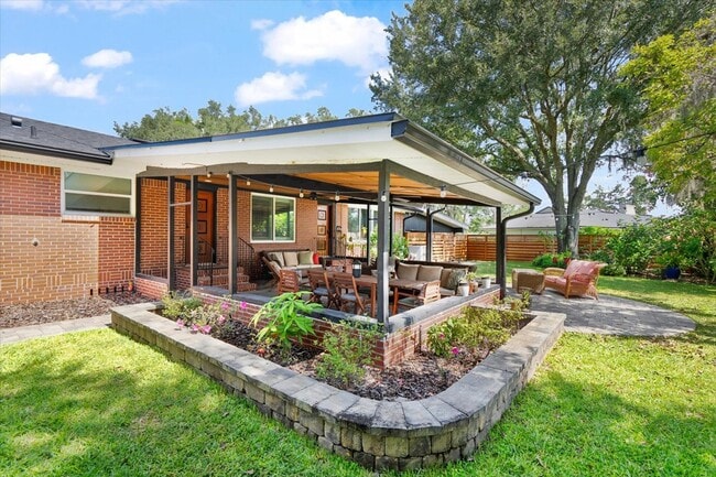 Building Photo - 4804 River Basin Dr S