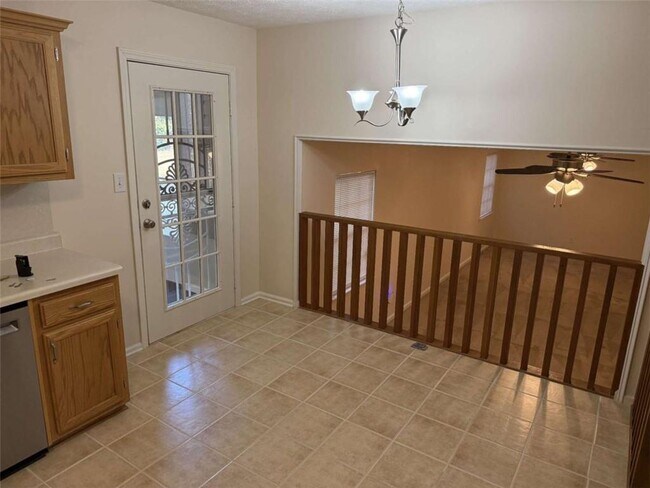Building Photo - 228 Solomon Dr