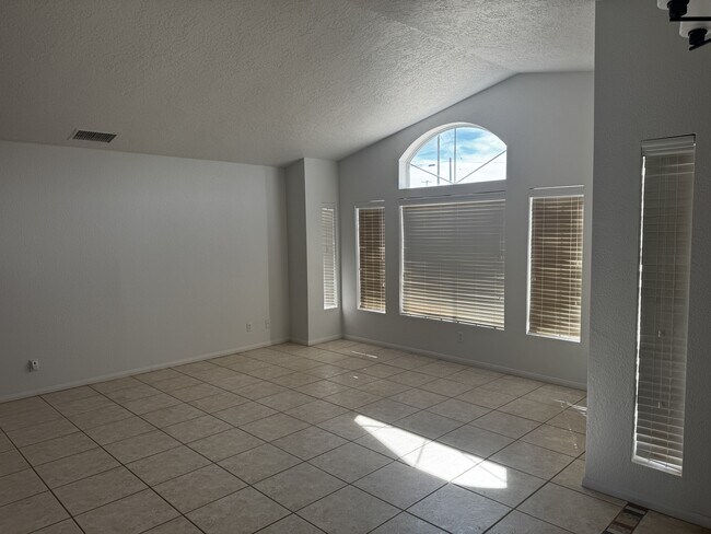 Building Photo - 9191 White Rd