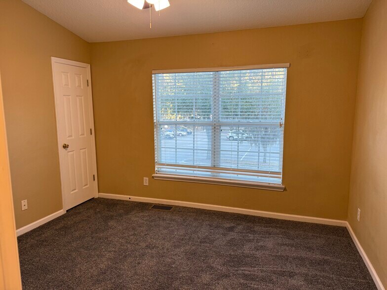 Room 2 - 8412 Thornbush Court