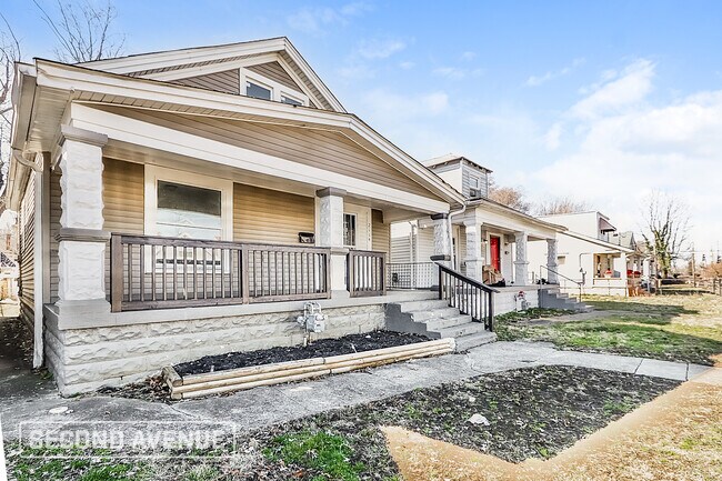 Building Photo - 2114 Greenwood Ave