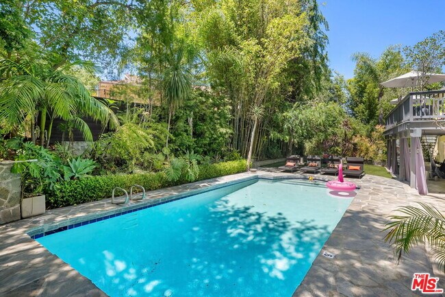 Primary Photo - 16684 Calneva Dr