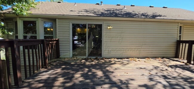 Building Photo - 13944 S Raintree Dr