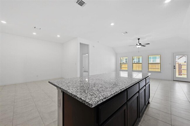 Building Photo - 160 Fawn Riv Run