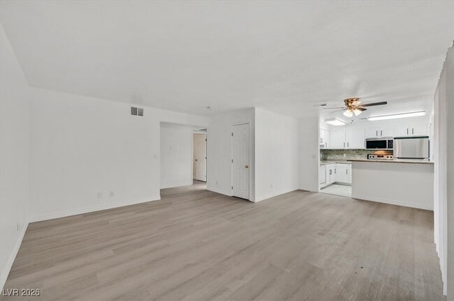 Building Photo - 5499 Indian River Dr