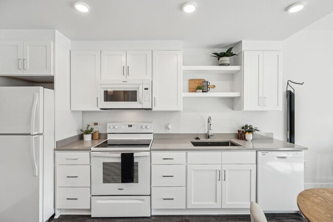 Building Photo - AVIVA Apartments