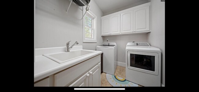 Building Photo - 100 Shores Edge Dr