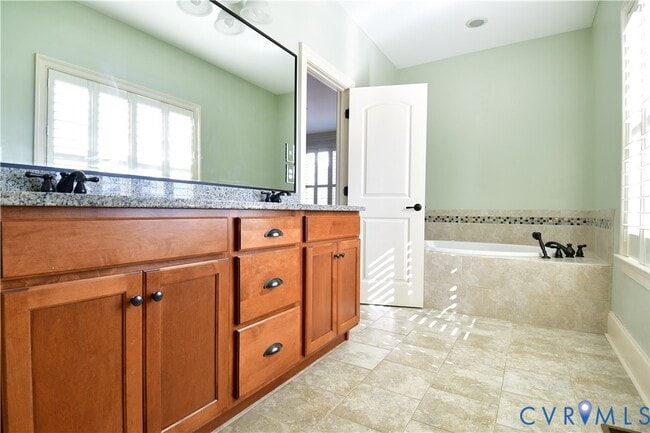 Building Photo - 12900 River Rd