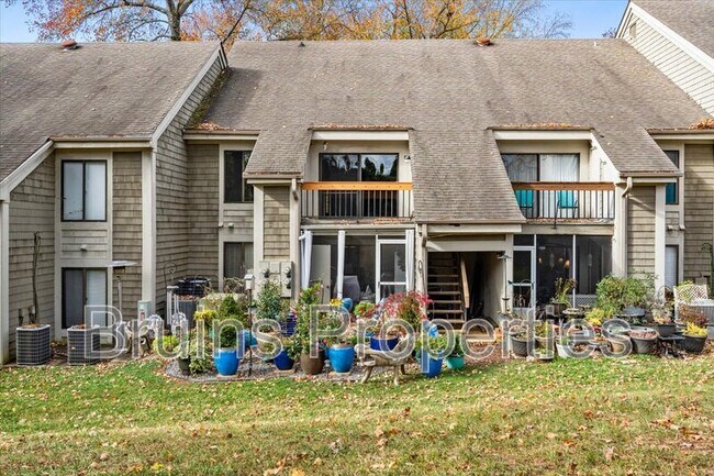 Building Photo - 1522 Benjamin Pkwy