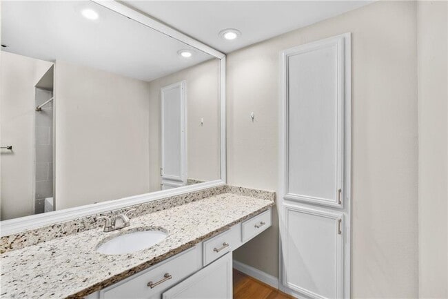 Building Photo - 3777 Peachtree Rd NE