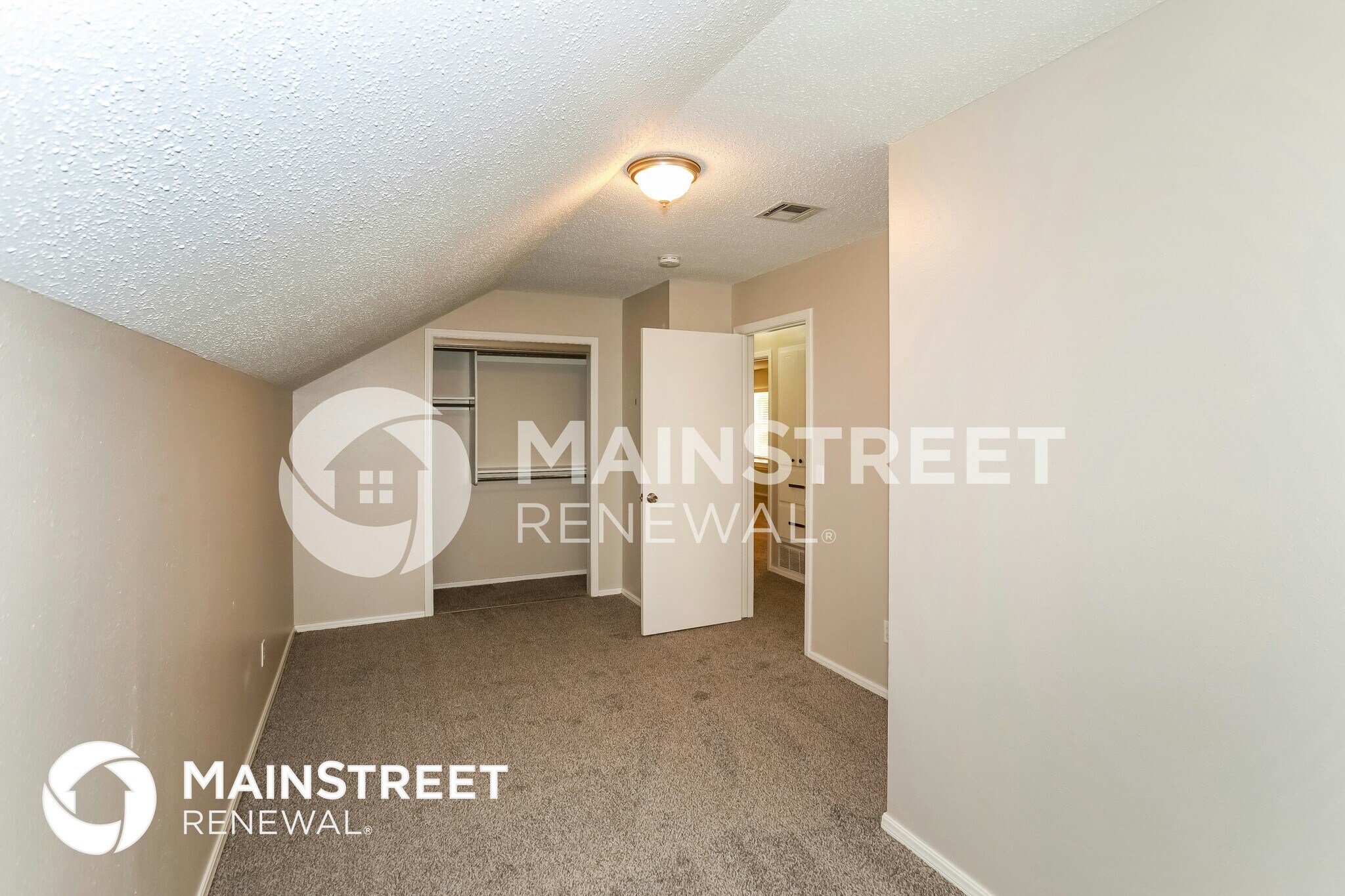 Building Photo - 3800 Larkwood Dr