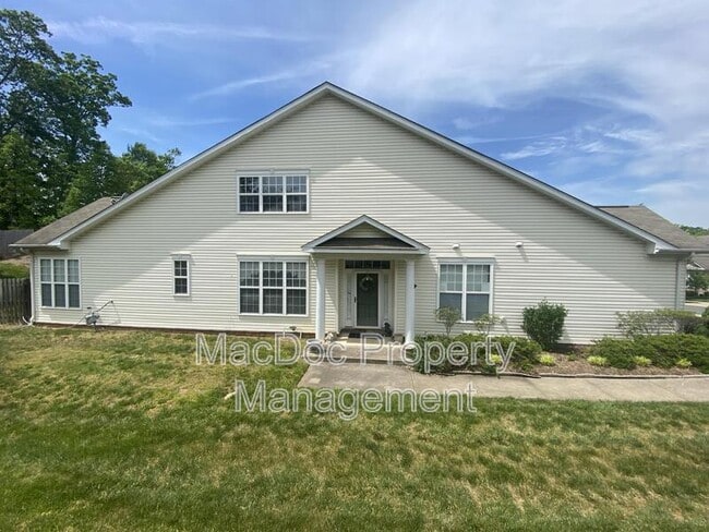 Building Photo - 1012 Maureen Dr