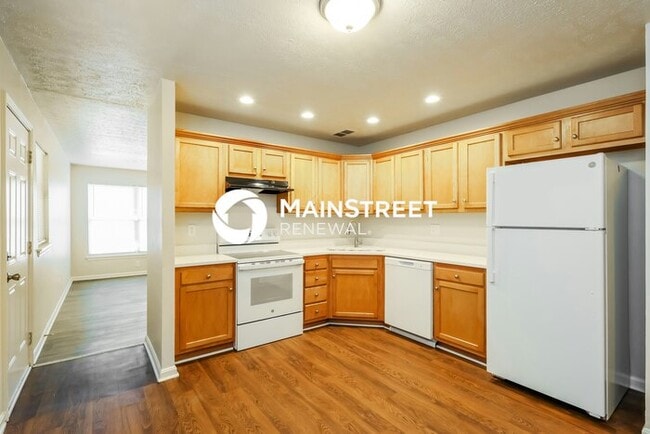Building Photo - 5 Bedroom Pet-Friendly Home in Louisville, KY with Main Street Renewal