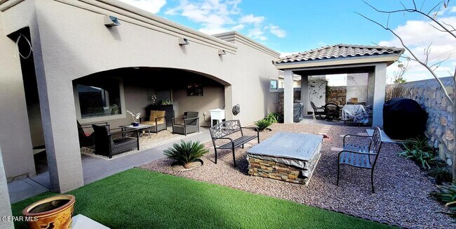 Building Photo - 13212 Emerald Hills St