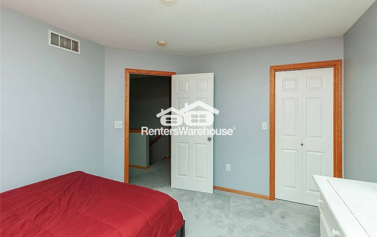 Building Photo - 3799 Village Run Dr