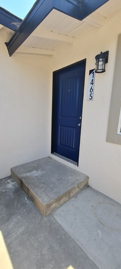 Building Photo - Newly Remodeled 1 Bedroom / Call or text O...