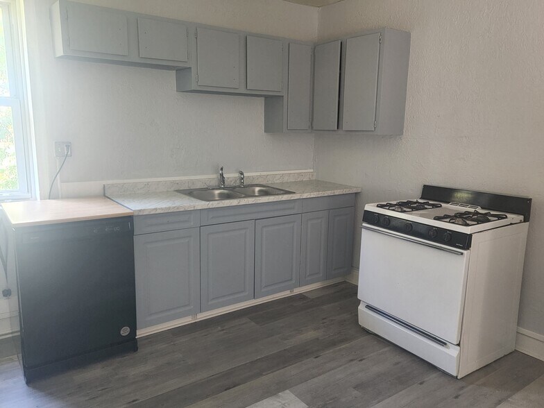 Kitchen - 1036 S 7th St