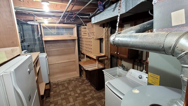 Building Photo - 9258 Red Cart Ct