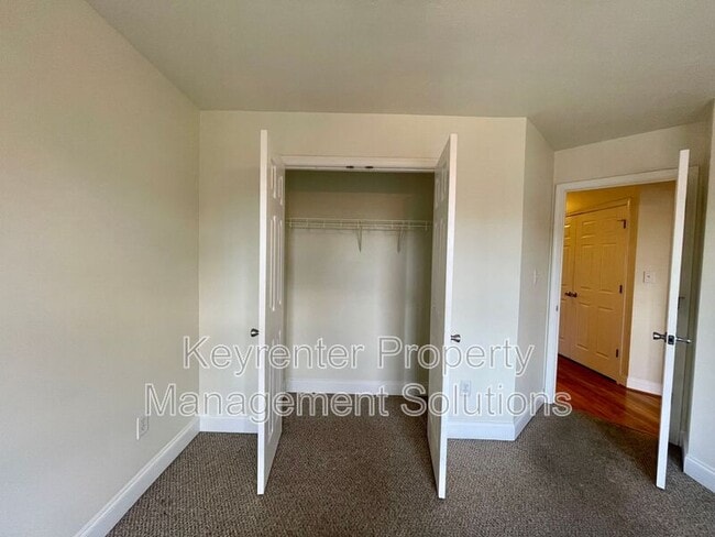 Building Photo - 30 Enchanted View Cir