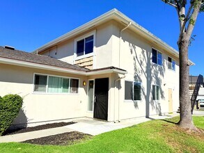 Building Photo - Fantastic Renovated 2 story - 2 bed + 1 ba...