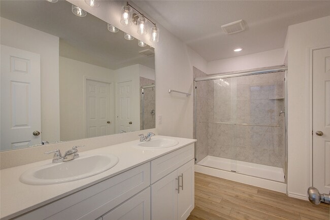 Building Photo - 1418 Tramore Wy