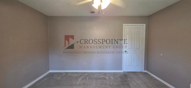 Building Photo - Spacious and Stunning 3 Bedroom 2 Bath Home in Longview!