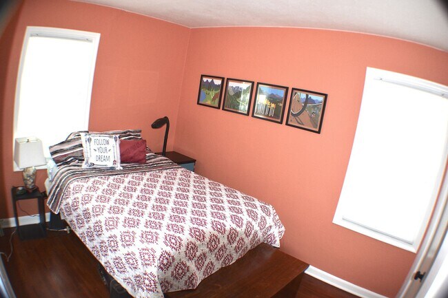 Building Photo - Bright, remodeled Sugarhouse Bungalow