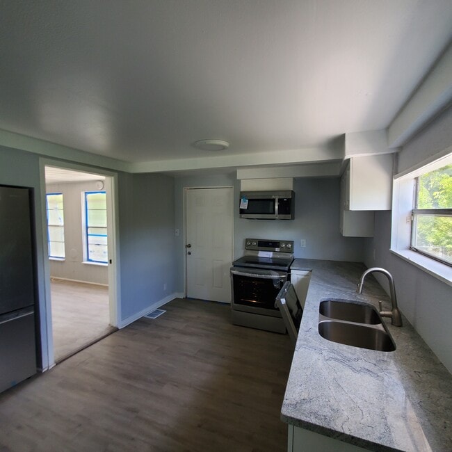 Building Photo - 1735 25th St S