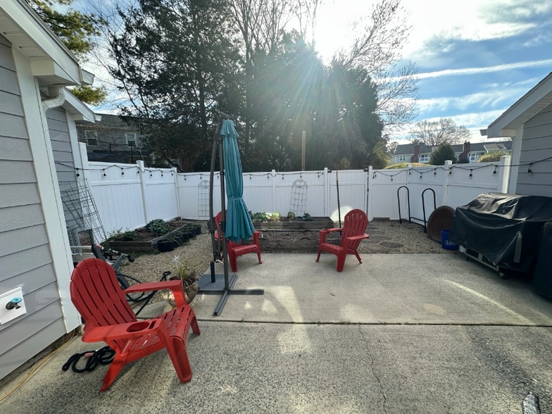 Building Photo - 9129 Kings Canyon Dr