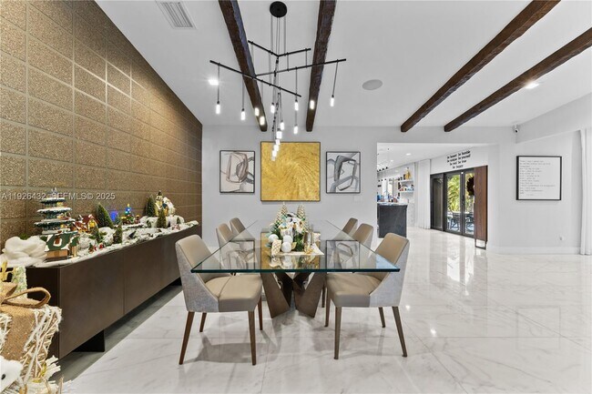 Building Photo - 9040 SW 110th Ave