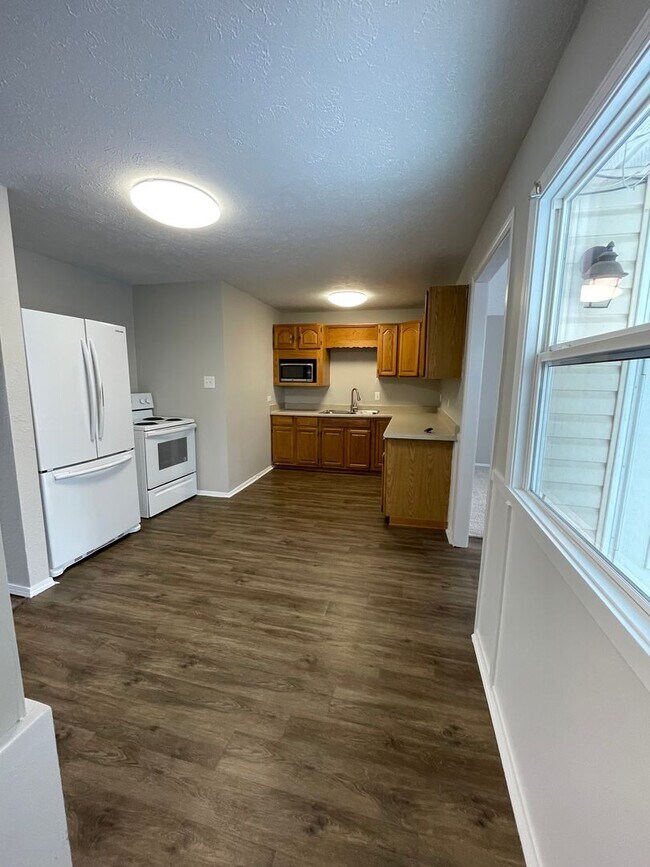 Building Photo - Great 4 Bedroom Home for Lease!