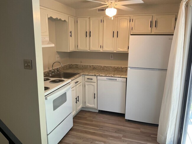 Building Photo - 3 Bed 2 Bath- Cannonsburg PA