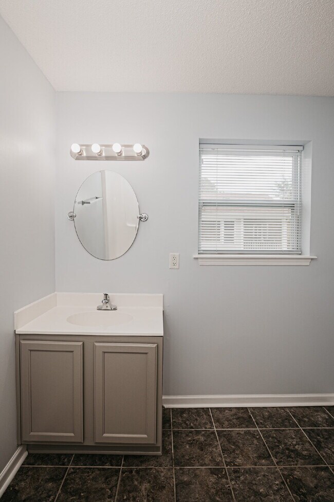 Building Photo - Charming 3 bed, 2 bath Mt. Pleasant Rental
