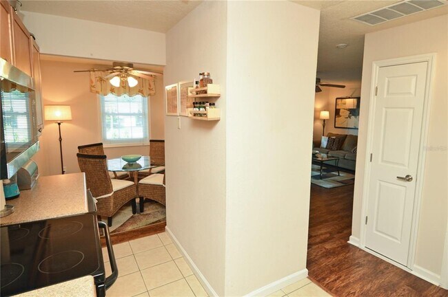 Building Photo - 3889 Pompano Dr SE