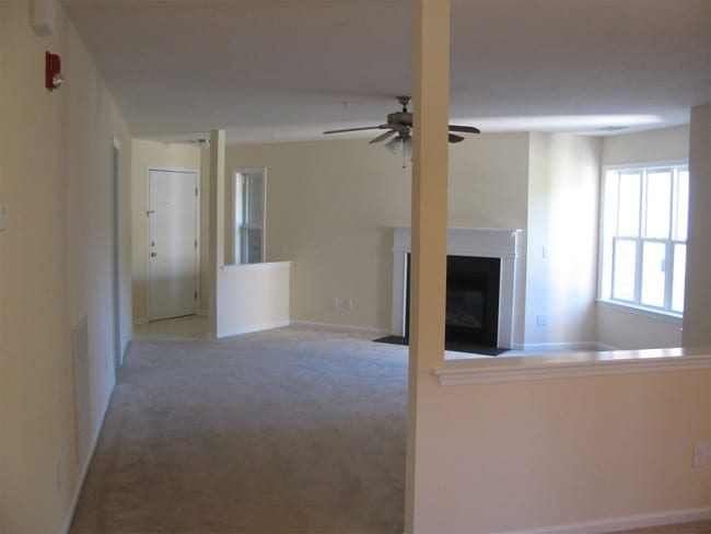 Building Photo - 633 Spencer-Farlow Dr