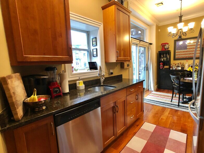 Building Photo - 408 Columbus Ave