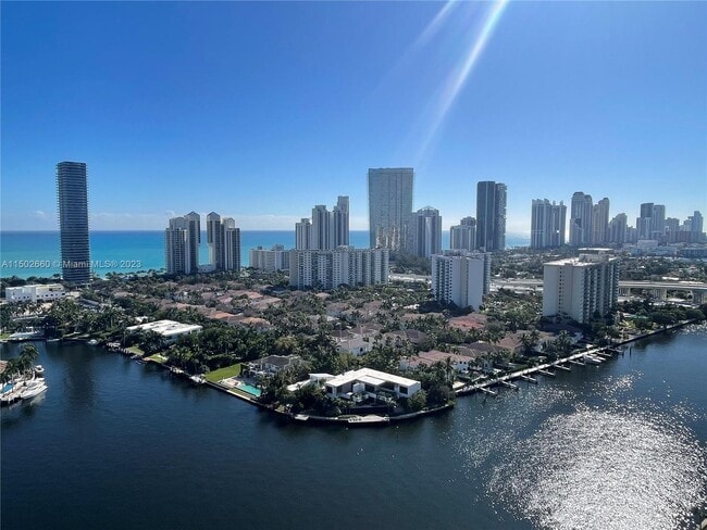 Building Photo - 19707 Turnberry Way