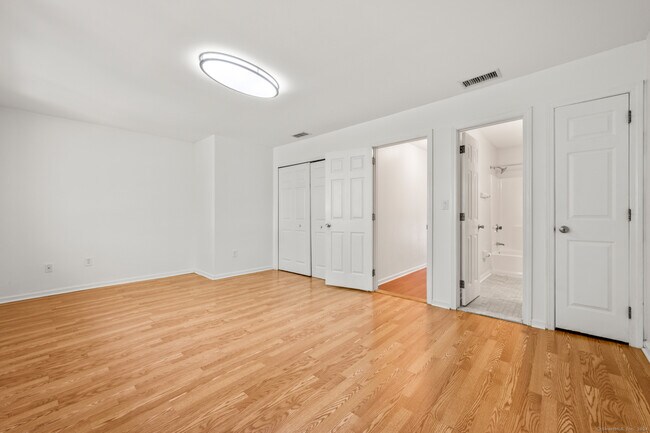 Building Photo - 250 Conestoga Way