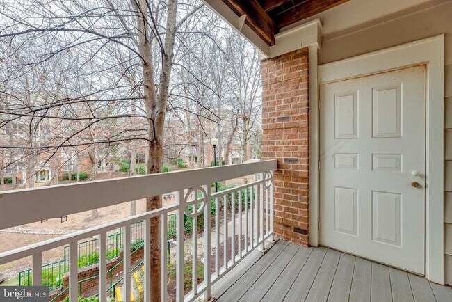 Building Photo - 2204 Westcourt Ln