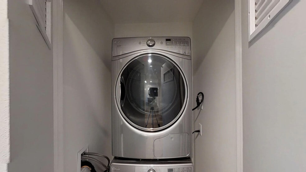 Building Photo - 345 Harrison Ave