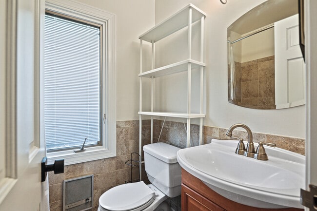 Building Photo - 1006 Dreams Landing Way