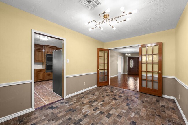 Building Photo - 616 Cannan Dr