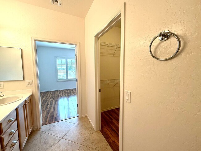 Building Photo - Great single-story two bedroom home in Sun City Aliante with golf course view