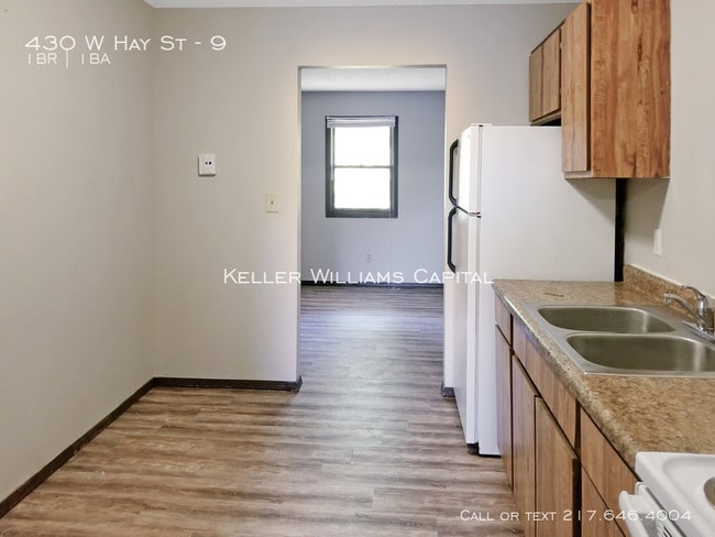 Building Photo - 430 W Hay St