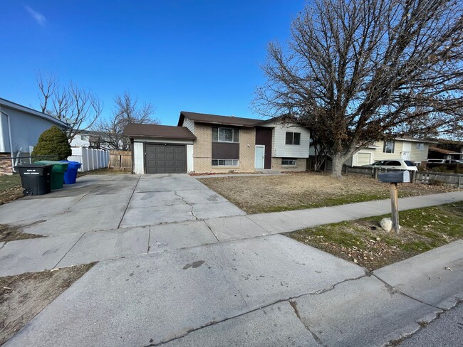 Primary Photo - West Jordan Remodeled Four Bedroom; Garage...