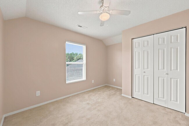 Building Photo - 914 Bur Oak Ct